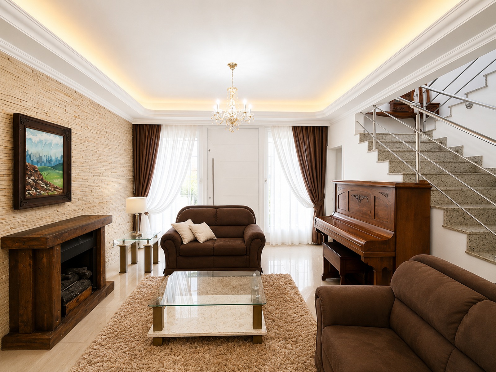 Sala de estar ampla e elegante com lareira, iluminação indireta, piano e escada de acesso ao pavimento superior.